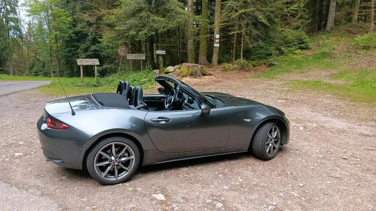 Gebraucht Mazda MX5 Exclusive 184 PS (135 kW) 2023 Grau Cabrio