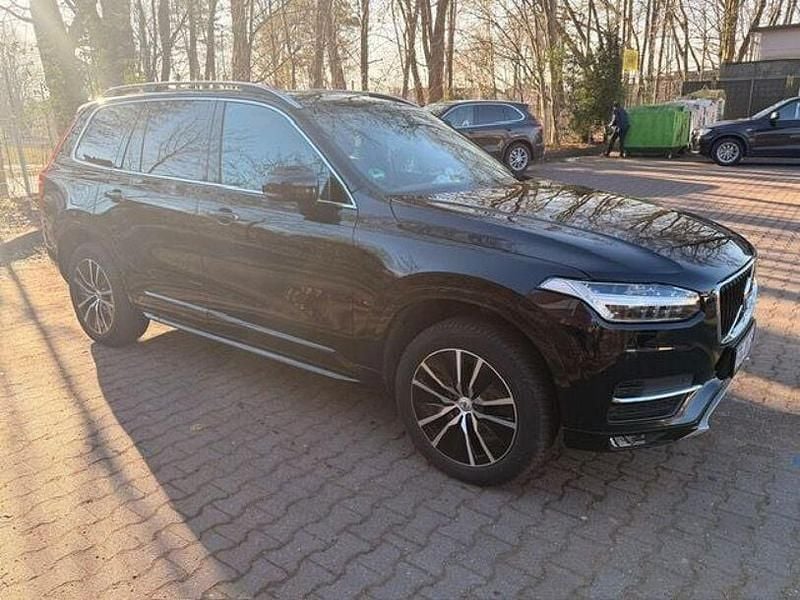 Onyx black / metallic Gebraucht 2018 Volvo XC90 Momentum SUV | 25.850 € (Guter Preis) - Bild 1/4