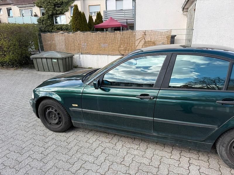 Gebraucht BMW 318 87 PS (63 kW) 1998 Grün Limousine