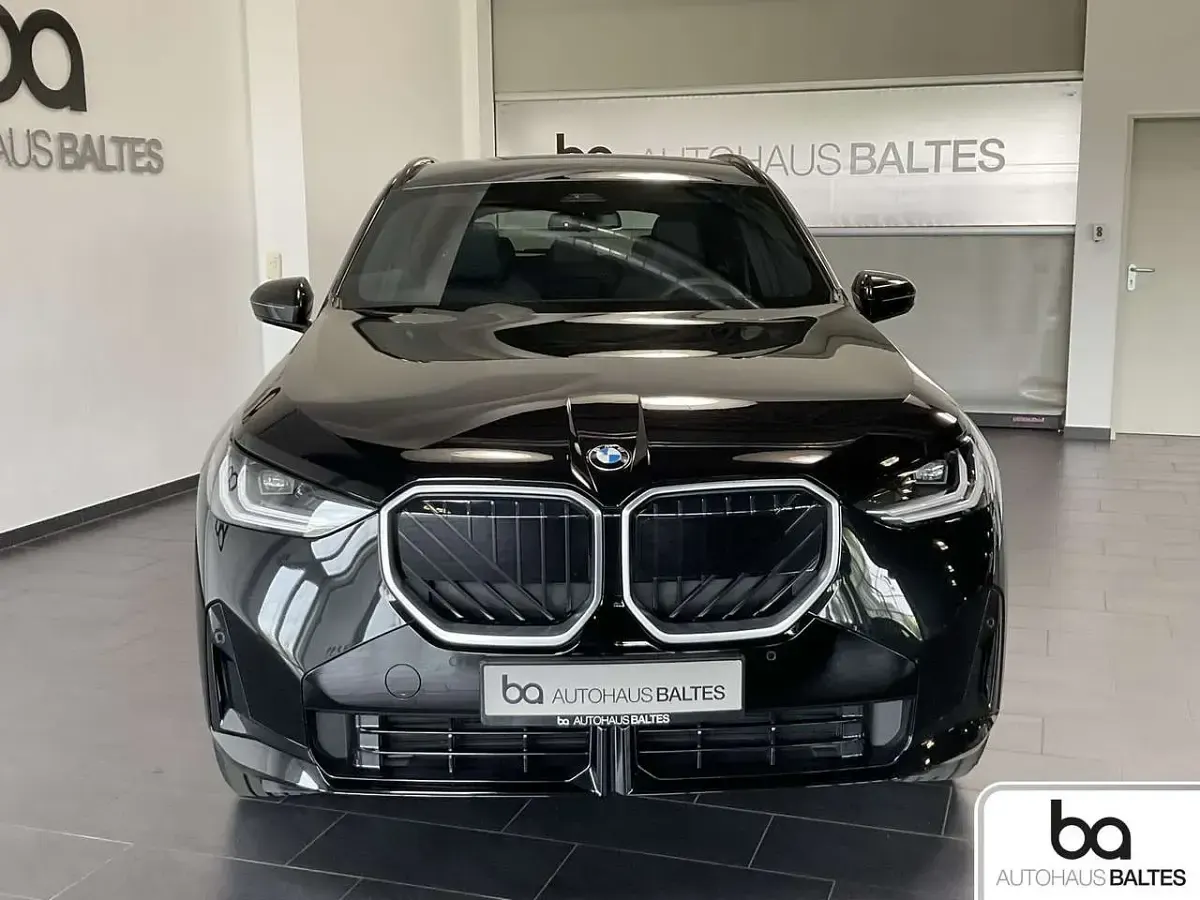 Gebraucht BMW X3 M Sport 197 PS (144 kW) 2025 Saphirschwarz met. SUV