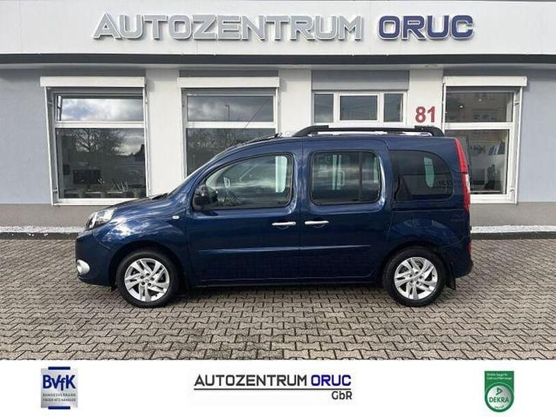 Blau Gebraucht 2017 Renault Kangoo Intens Van / Kleinbus | 16.980 € (Teuer) - Bild 1/4
