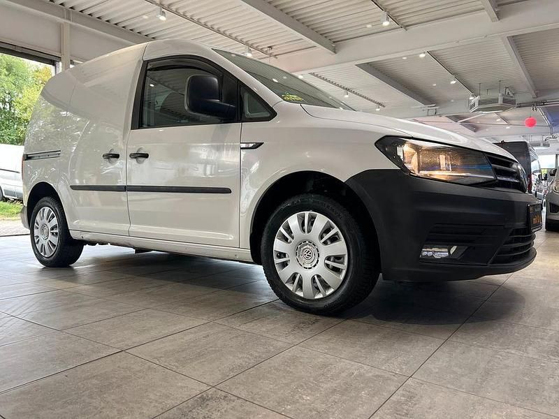 Weiß Gebraucht 2018 VW Caddy Van / Kleinbus | 19.490 € (Etwas zu teuer) - Bild 1/4