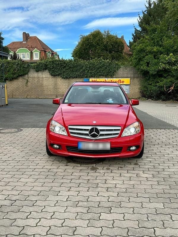 Gebraucht Mercedes C220 170 PS (125 kW) 2010 Rot Limousine