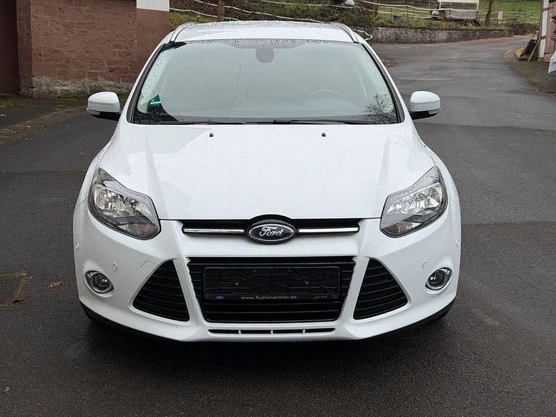 Gebraucht Ford Focus Titanium 150 PS (110 kW) 2013 Weiß Limousine
