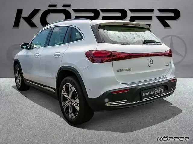 Gebraucht Mercedes EQA300 Advanced Plus 167 kW (228 PS) 2025 Weiß SUV