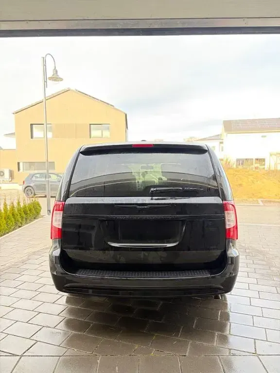 Gebraucht Chrysler Town & Country 287 PS (211 kW) 2014 Schwarz Van / Kleinbus