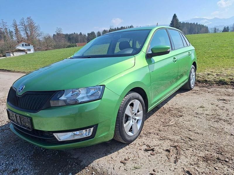 Gebraucht Skoda Rapid Ambition 90 PS (66 kW) 2016 Rallyegrün metallic Kleinwagen