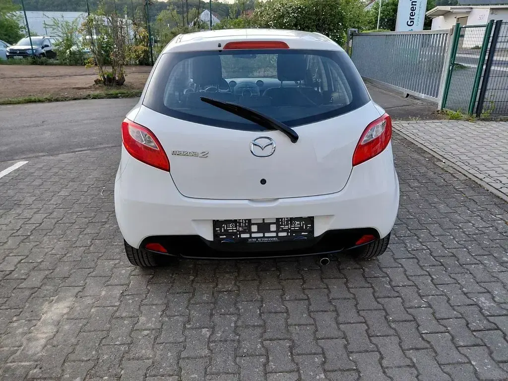 Usata Mazda 2 Independence 75 CV (55 kW) 2009 Bianco Utilitaria