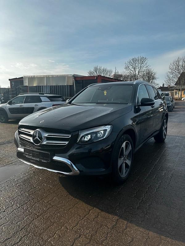 Gebraucht Mercedes GLC350 258 PS (189 kW) 2017 Schwarz SUV