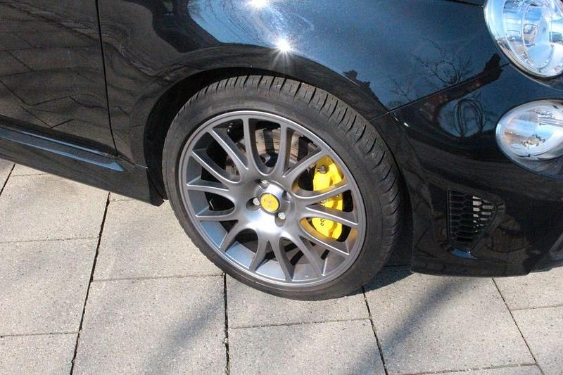 Gebraucht Abarth 695C 179 PS (131 kW) 2023 Schwarz Cabrio