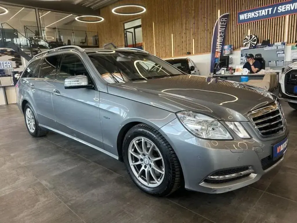 Second-hand Mercedes E250 Avantgarde 204 CP (150 kW) 2011 Argintiu Break