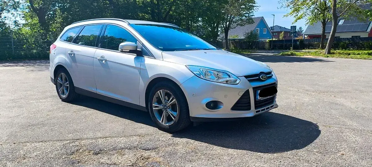 Gebraucht Ford Focus 125 PS (91 kW) 2013 Silber Kombi