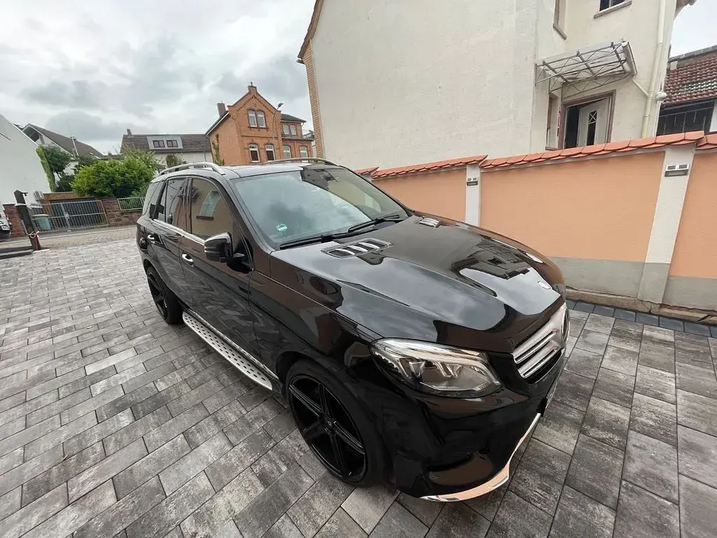 Gebraucht Mercedes GLE350 258 PS (189 kW) 2015 Schwarz SUV