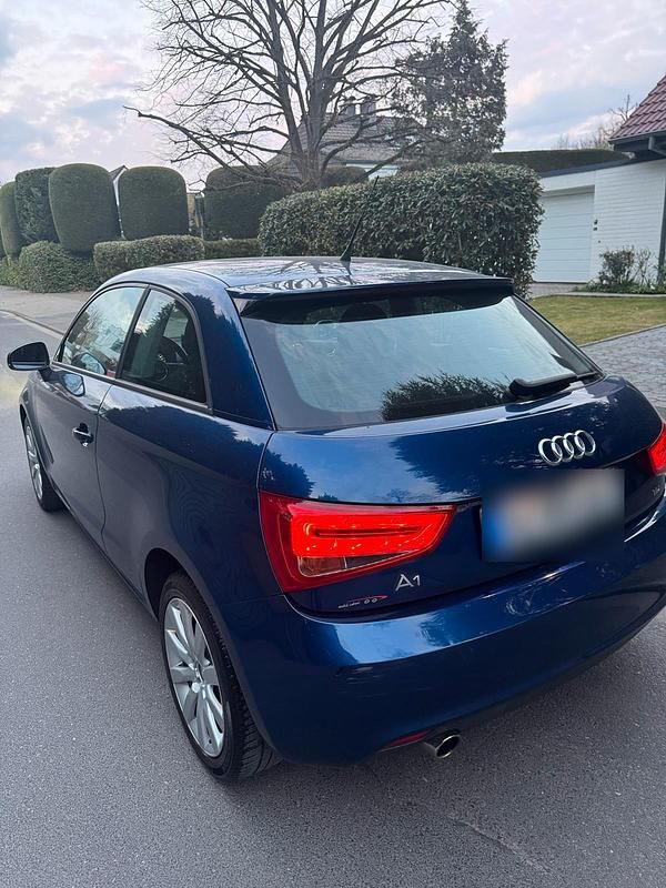 Gebraucht Audi A1 105 PS (77 kW) 2011 Blau Kleinwagen