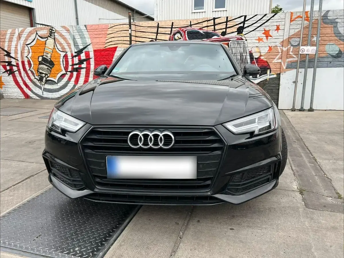 Gebraucht Audi A4 S-Line 150 PS (110 kW) 2018 Schwarz Limousine