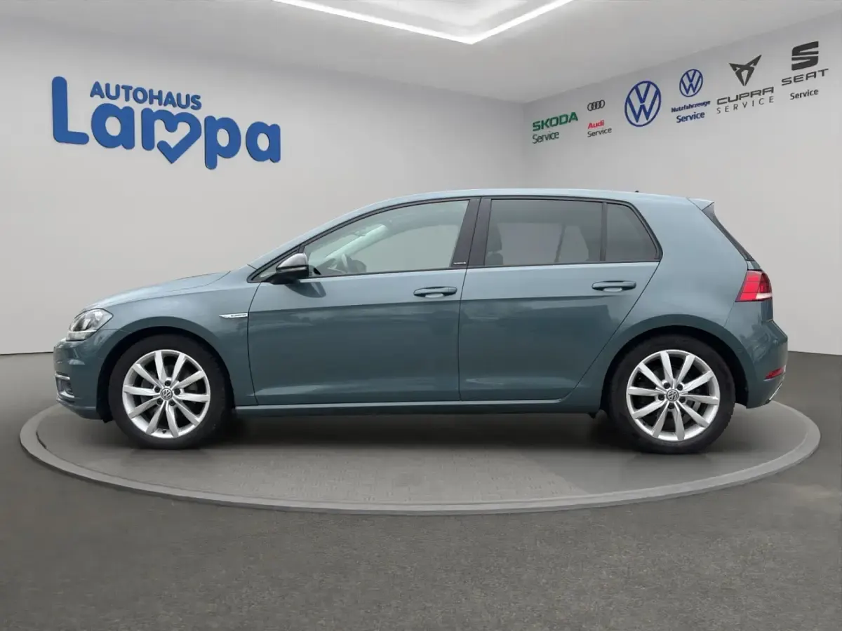 Gebraucht VW Golf VIII IQ Drive 131 PS (96 kW) 2020