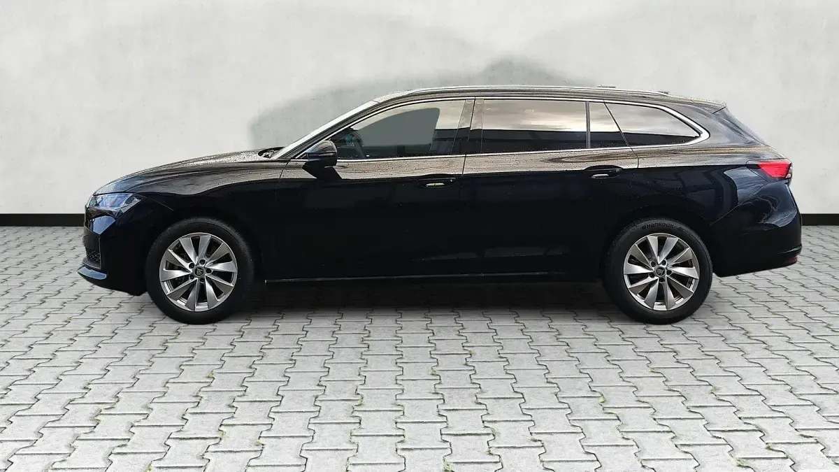 Neu Skoda Superb Selection 150 PS (110 kW) 2026 Onyxschwarz metallic Kombi