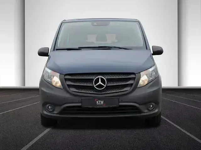 Gebraucht Mercedes Vito 136 PS (100 kW) 2022 Stahlblau Van