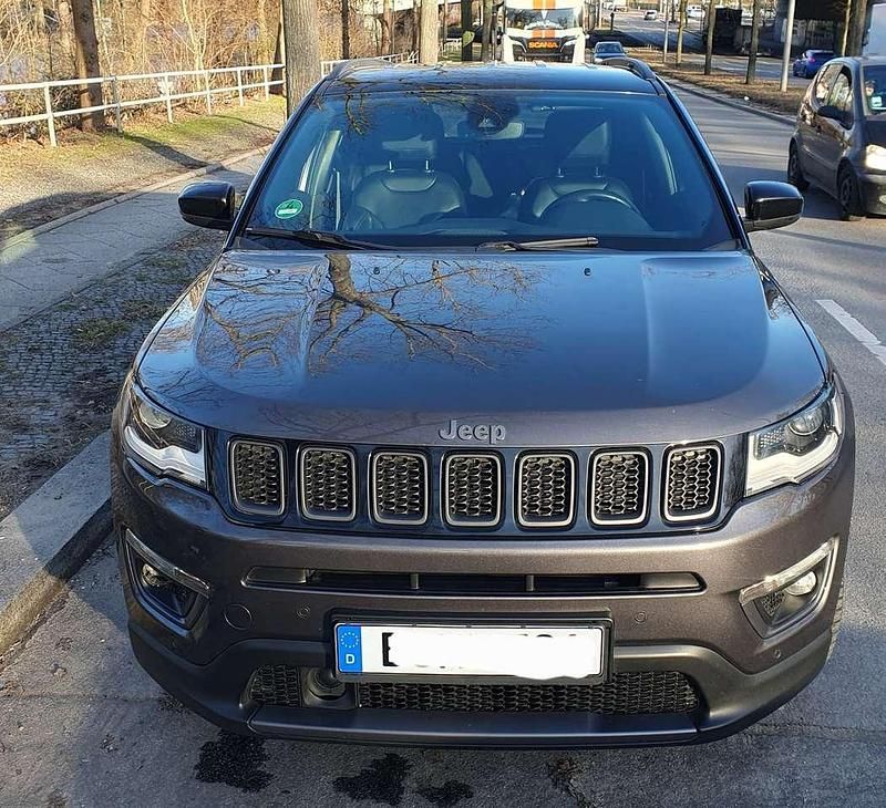 Gebraucht Jeep Compass 179 PS (131 kW) 2021 Grau SUV