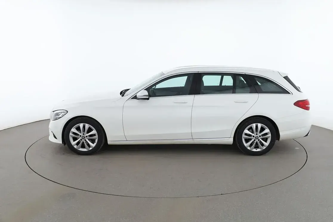 Gebraucht Mercedes C180 Avantgarde 156 PS (114 kW) 2019 Weiß Kombi