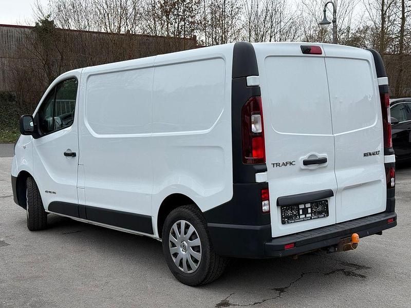 Gebraucht Renault Trafic 145 PS (106 kW) 2017 Weiß Van / Kleinbus