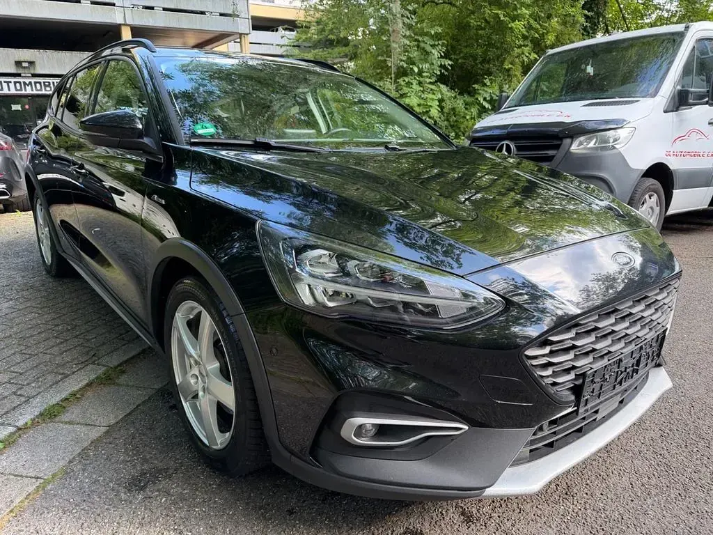 Gebraucht Ford Focus Active 150 PS (110 kW) 2019 Schwarz Limousine