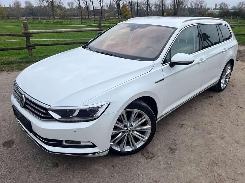 Oryxweiß perlmutteffekt Gebraucht 2017 VW Passat Kombi | 14.990 € (Fairer Preis) - Bild 1/4