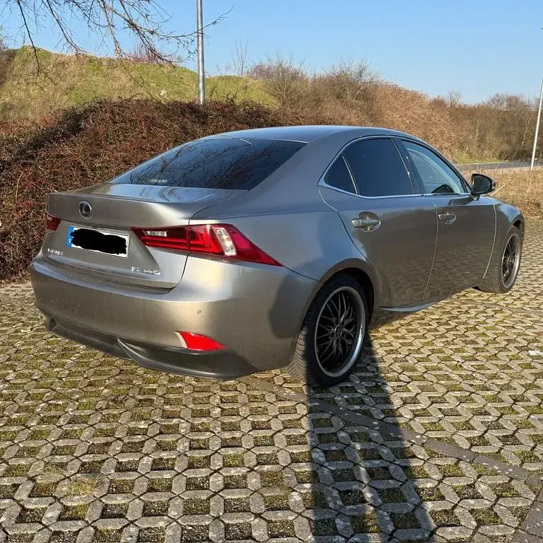 Gebraucht Lexus IS300 223 PS (164 kW) 2013 Grau Limousine