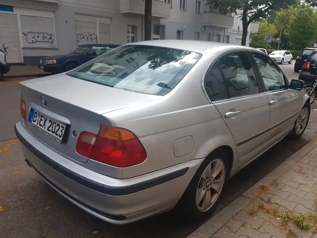 Gebraucht BMW 320 170 PS (125 kW) 1999 Silber Limousine