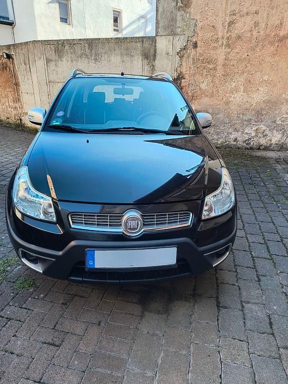 Schwarz Gebraucht 2012 Fiat Sedici Easy SUV | 6.500 € (Etwas zu teuer) - Bild 1/4