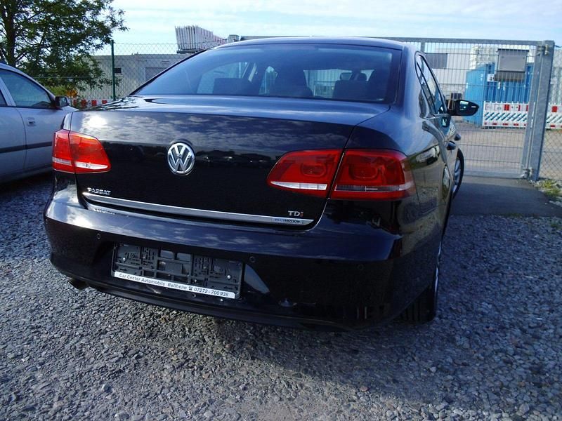Gebraucht VW Passat Trendline 105 PS (77 kW) 2011 Schwarz Limousine