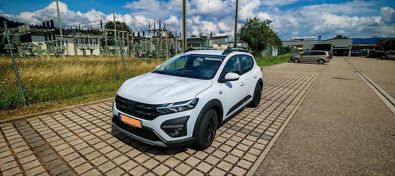 Weiß Gebraucht 2021 Dacia Sandero Comfort Kleinwagen | 12.000 € (Superpreis) - Bild 1/4