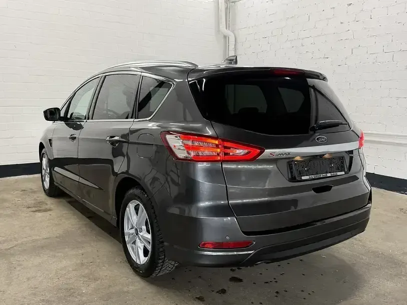 Gebraucht Ford S-MAX Titanium 150 PS (110 kW) 2022 Grau Van / Kleinbus