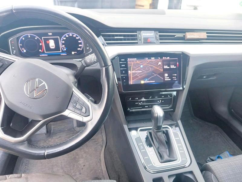 Gebraucht VW Passat 120 PS (88 kW) 2021 Rot Kombi