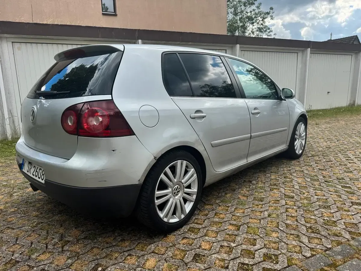 Gebraucht VW Golf V 140 PS (102 kW) 2005 Silber Kleinwagen