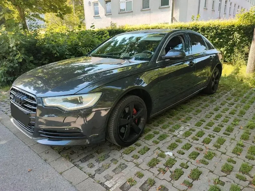 Gebraucht Audi A6 Ambiente 190 PS (139 kW) 2012 Schwarz Limousine