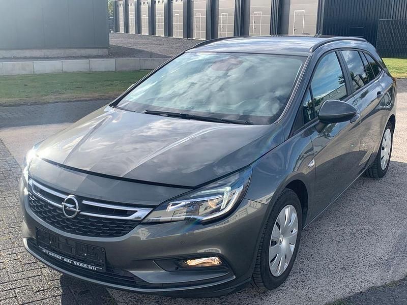 Silber Gebraucht 2016 Opel Astra Business Kombi | 10.600 € (Fairer Preis) - Bild 1/4