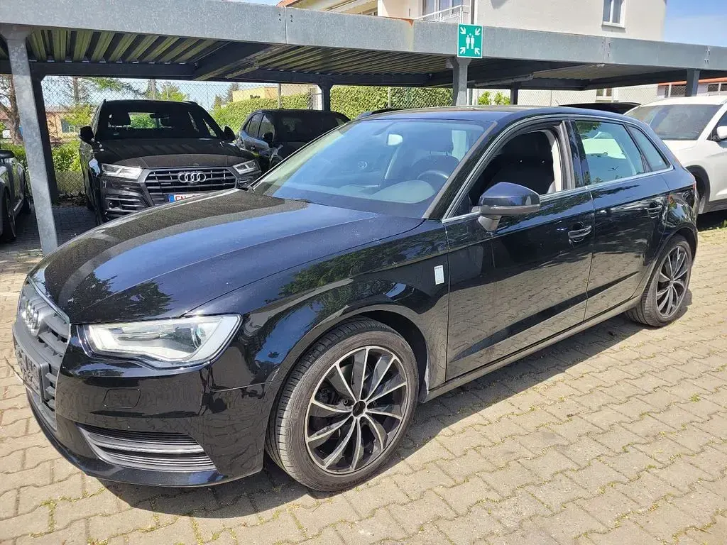 Gebraucht Audi A3 Ambiente 105 PS (77 kW) 2013 Schwarz Limousine