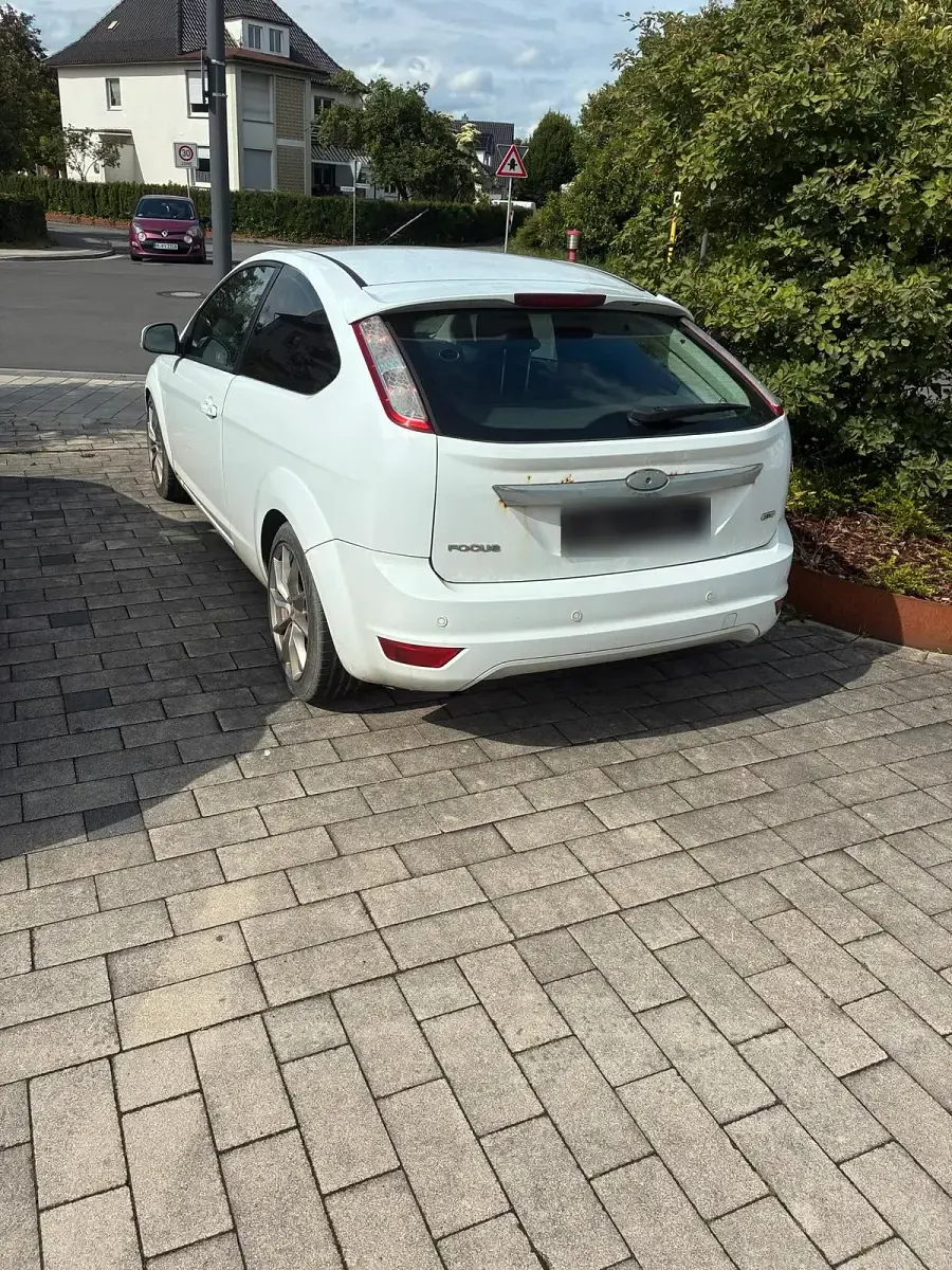 Gebraucht Ford Focus 2009 Weiß Kleinwagen
