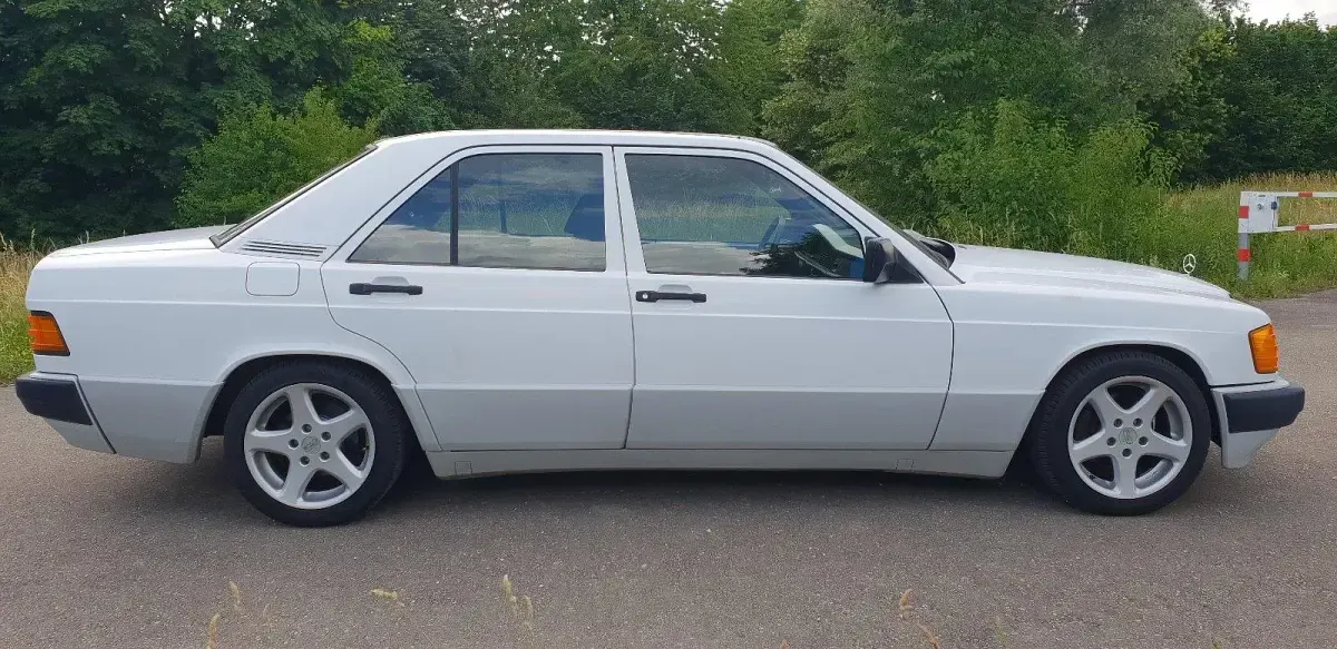 Gebraucht Mercedes 190 109 PS (80 kW) 1990 Weiß Limousine