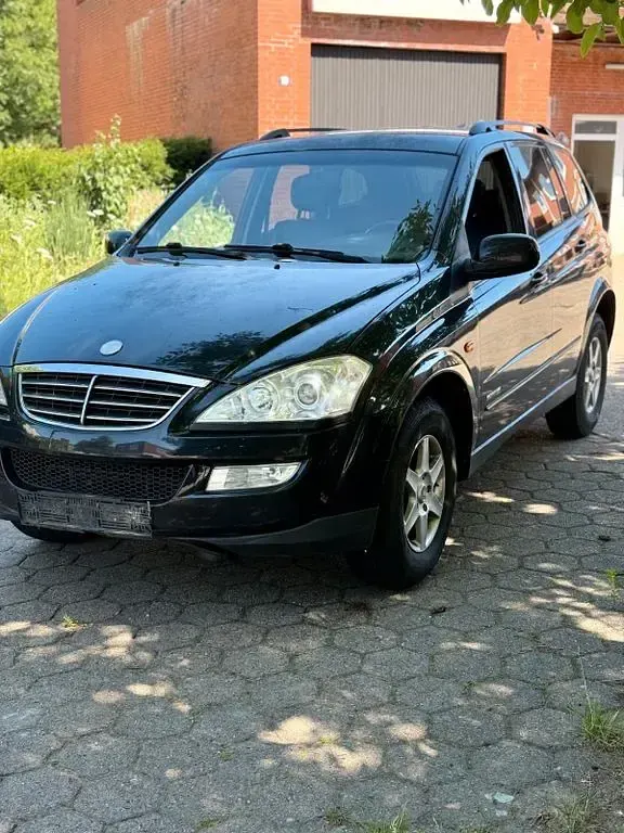 Gebraucht SsangYong Kyron 141 PS (103 kW) 2010 Schwarz SUV