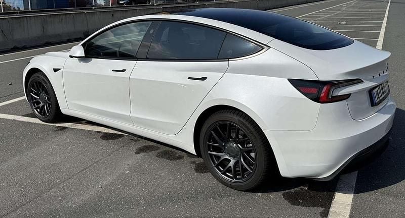 Gebraucht Tesla Model 3 Long Range RWD 235 kW (320 PS) 2024 Weiß Limousine