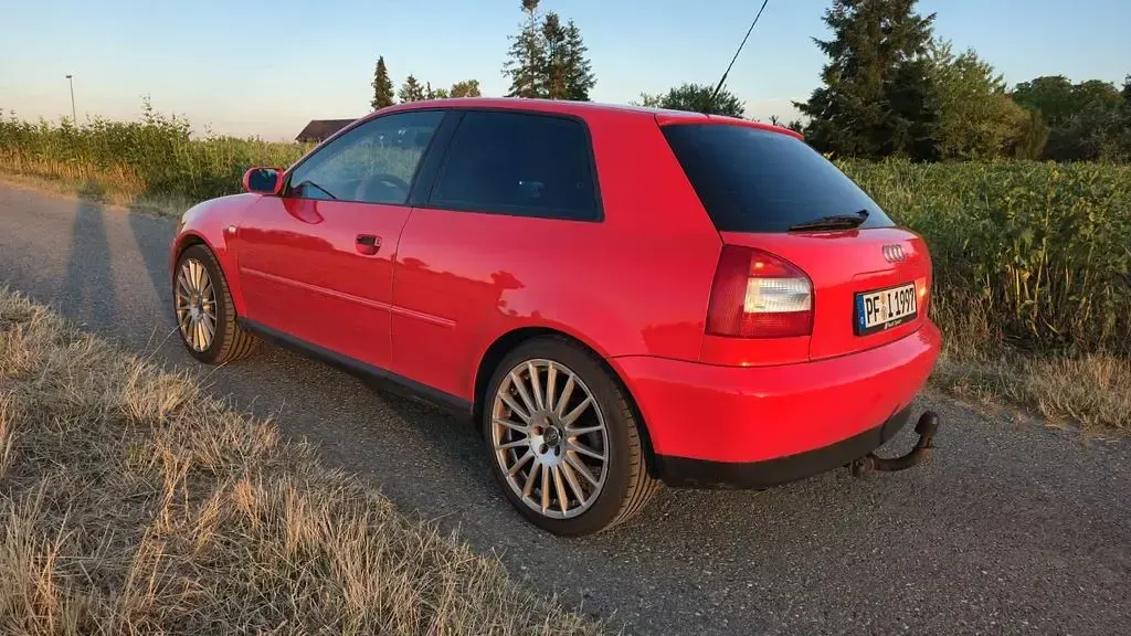 Gebraucht Audi A3 Sport 125 PS (91 kW) 2001 Rot Kleinwagen