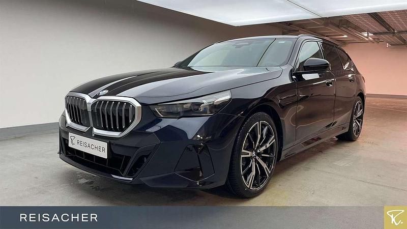 Neu BMW 540 Performance 303 PS (222 kW) 2026 Carbonschwarz metallic Kombi