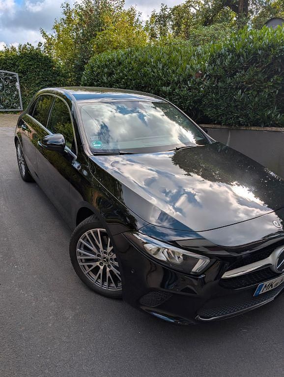Schwarz Gebraucht 2019 Mercedes A220 Limousine | 22.500 € (Superpreis) - Bild 1/4