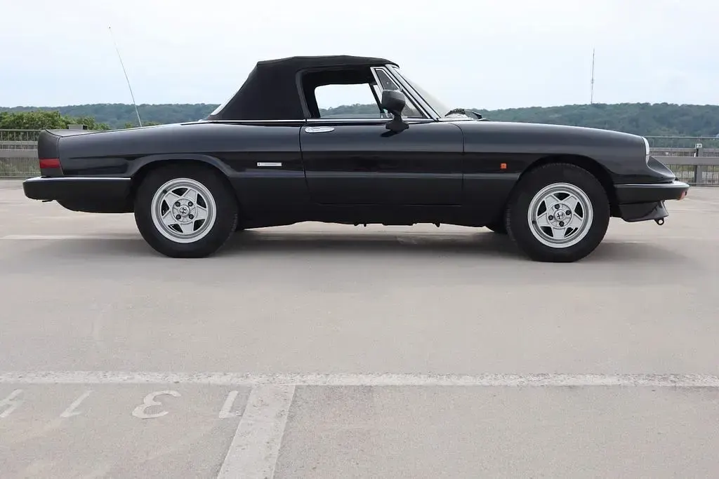 Gebraucht Alfa Romeo Spider 116 PS (85 kW) 1989 Schwarz Cabrio