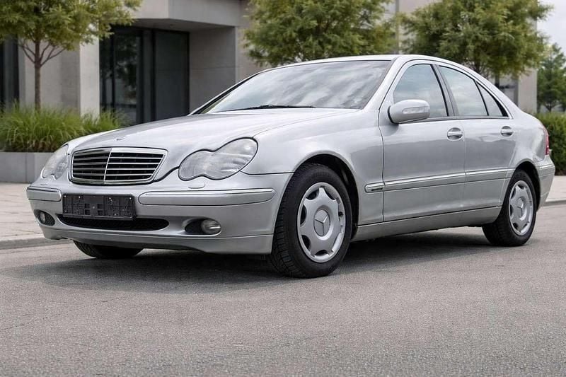 Gebraucht Mercedes C220 Elegance 143 PS (105 kW) 2001 477 Limousine
