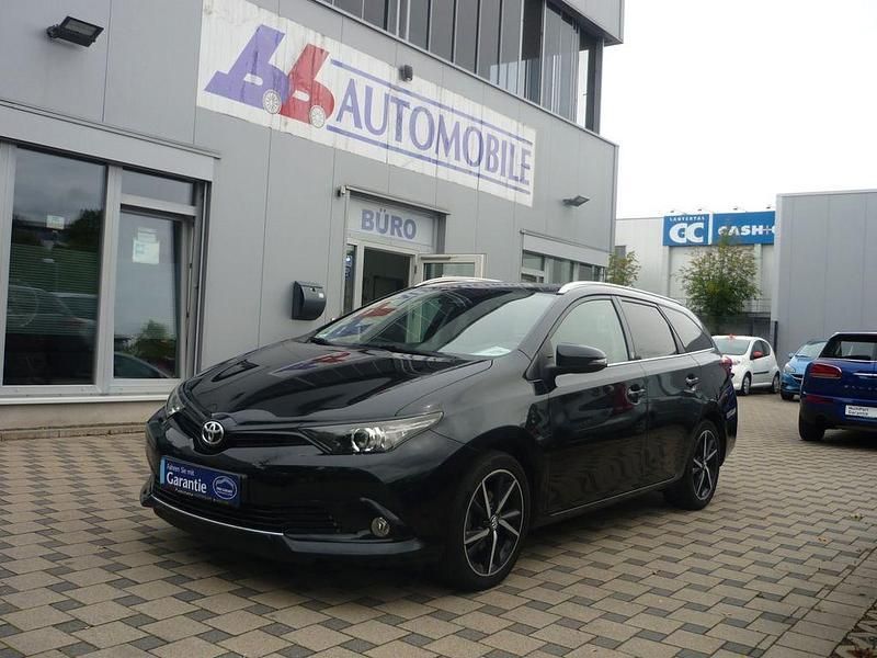 Schwarz Gebraucht 2019 Toyota Auris Touring Sports Team Kombi | 13.500 € (Fairer Preis) - Bild 1/4