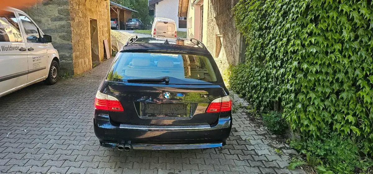 Gebraucht BMW 525 197 PS (144 kW) 2010 Blau Kombi