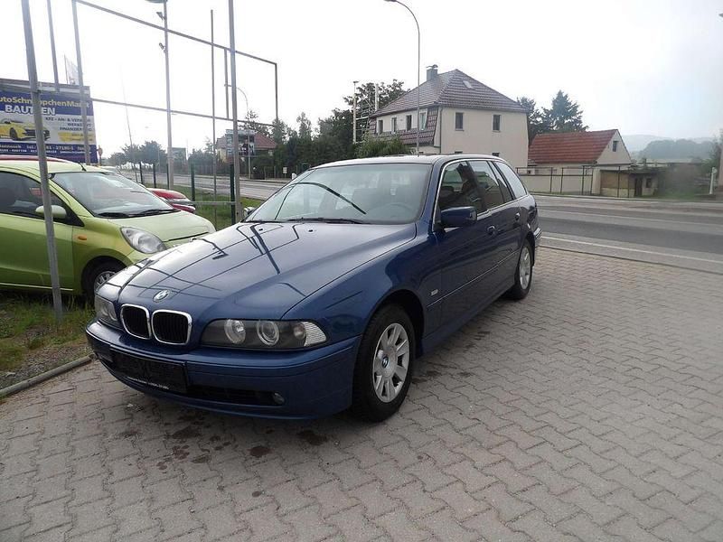 Blau Gebraucht 2003 BMW 520 Kombi | 4.999 € - Bild 1/4